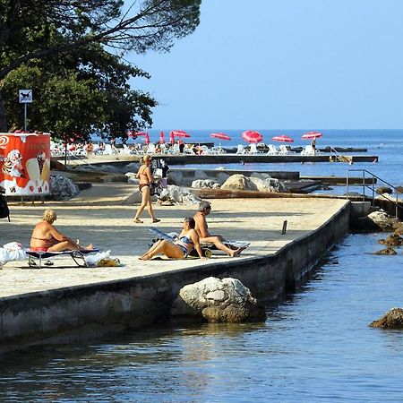Apartments With A Parking Space Umag - 7110 Экстерьер фото