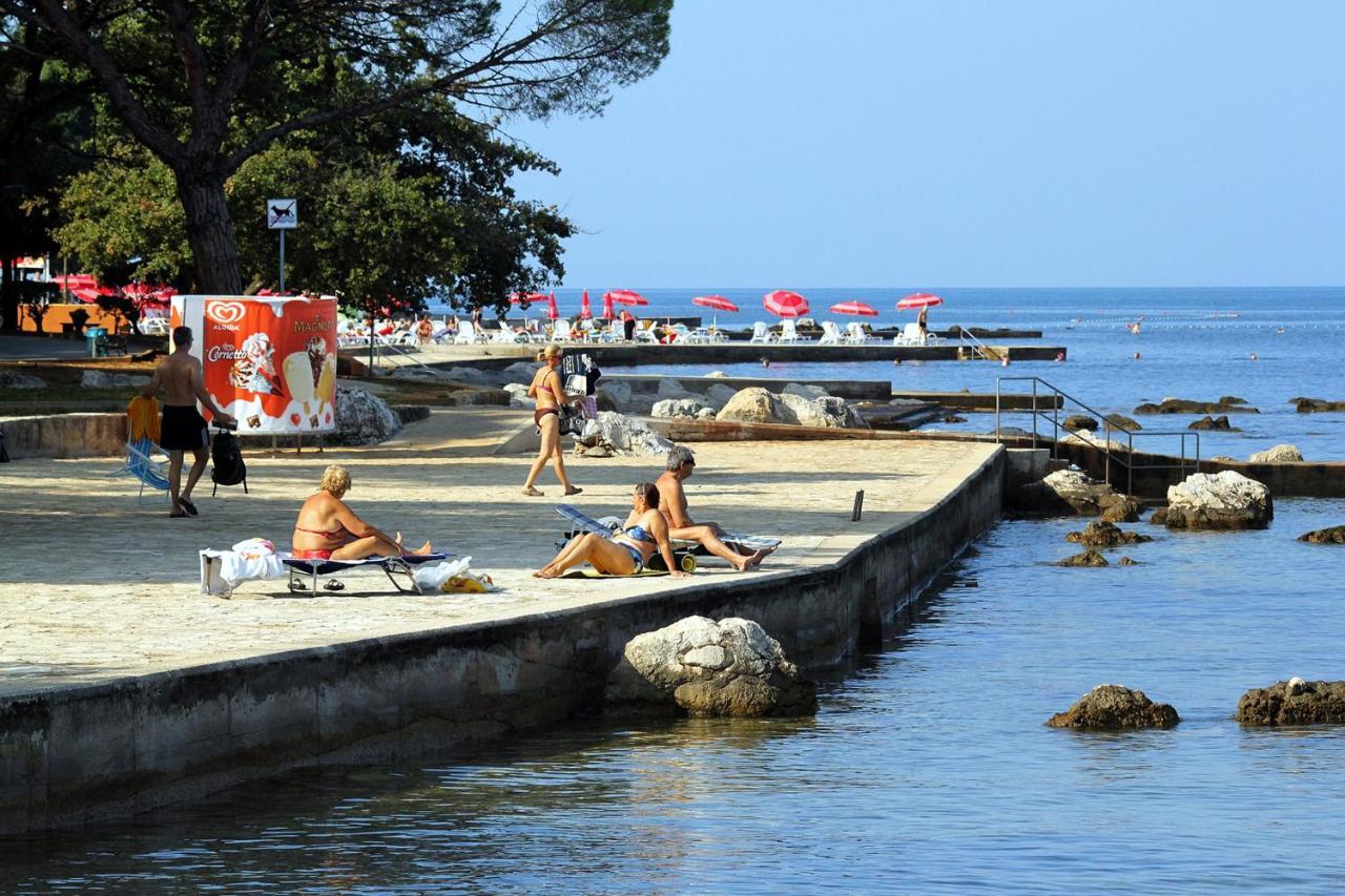 Apartments With A Parking Space Umag - 7110 Экстерьер фото