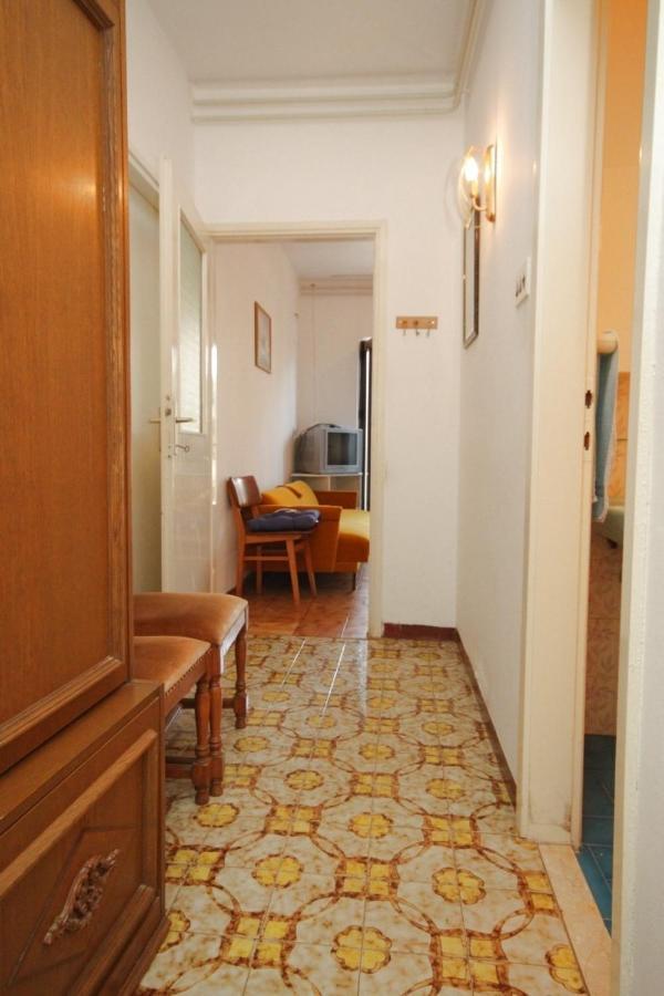 Apartments With A Parking Space Umag - 7110 Экстерьер фото