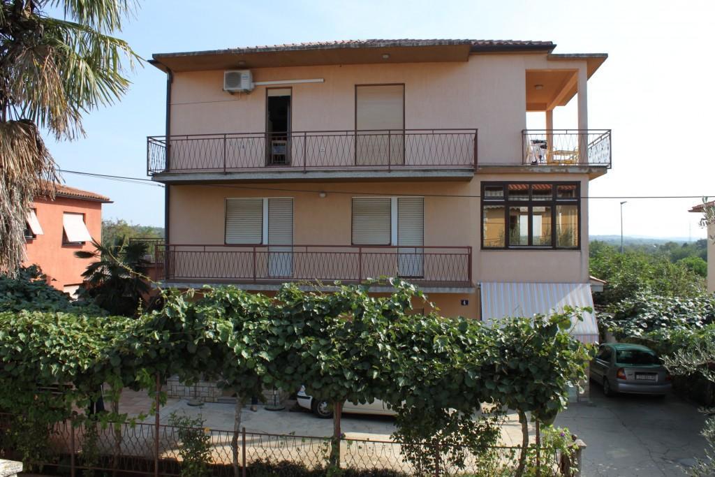 Apartments With A Parking Space Umag - 7110 Экстерьер фото