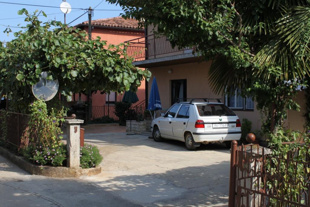 Apartments With A Parking Space Umag - 7110 Экстерьер фото