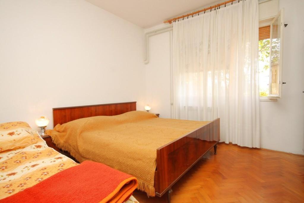 Apartments With A Parking Space Umag - 7110 Экстерьер фото